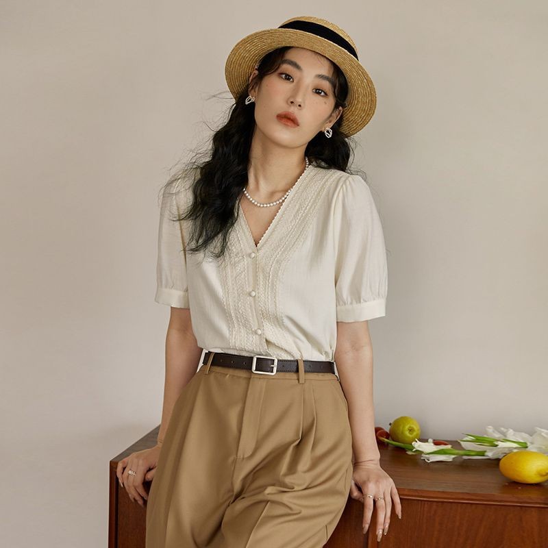 Large size women's French holiday style simple and elegant western style small shirt women's summer dress slightly fat MM gentle short-sleeved shirt