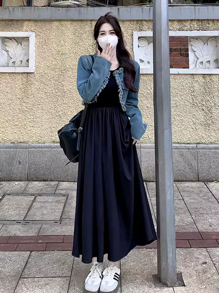 Autumn 2023 new women's tea style outfit, a complete set of high-end retro denim jacket and dress two-piece set