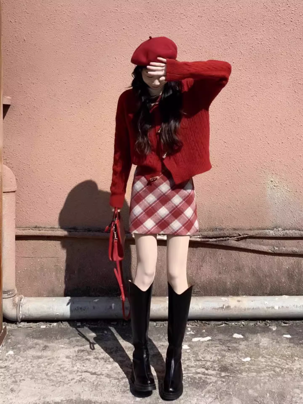 Japanese retro small fragrant dress for women with autumn and winter New Year atmosphere and short skirt two-piece suit