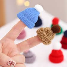 10pcs Mini Knitting Hats Christmas Mini Knitting Doll Hats Mini Wool Hat for Christmas Ornaments DIY sewing Crafts Materials